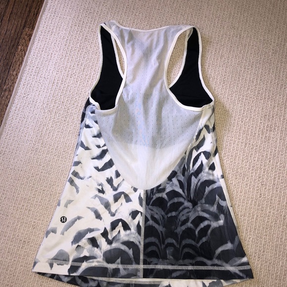 Lululemon tank - Picture 2 of 5